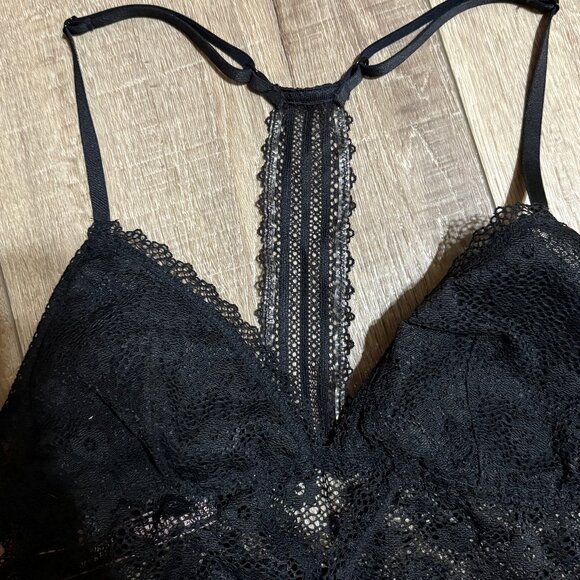 Victoria's Secret Lace Bralette Size Small Black - Excellent condition - Picture 2 of 7